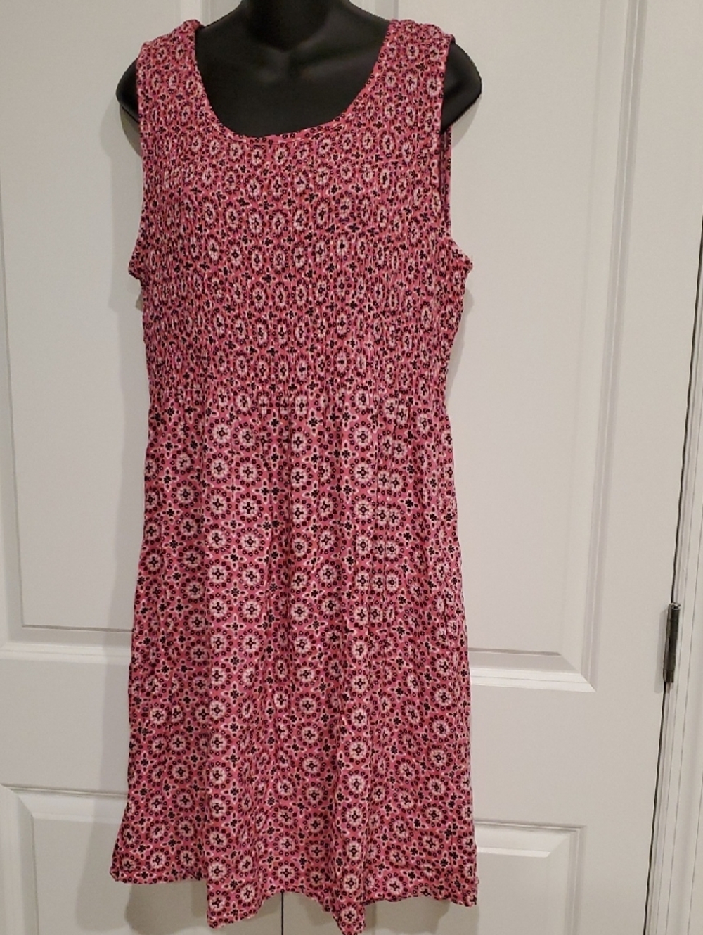 croft & barrow Pink Floral-Patterned Sleeveless Smocked Dress